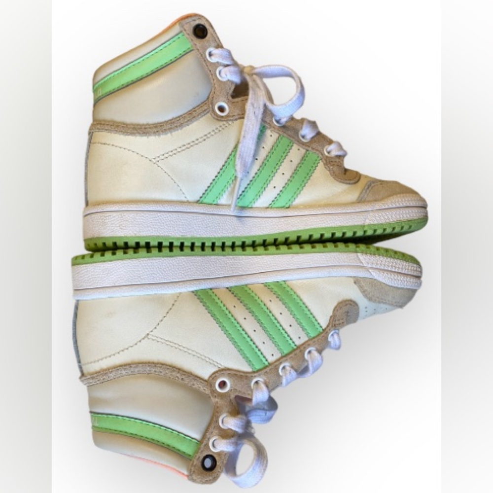 EUC adidas Top Ten Hi
Star Wars The Mandalorian The Child - Picture 9 of 13